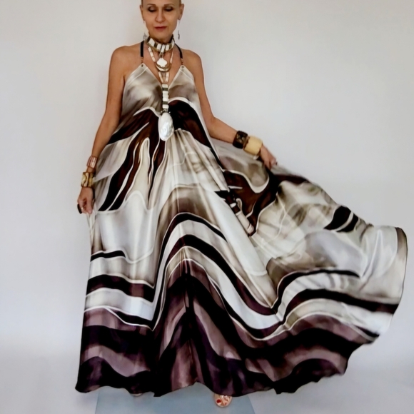 Designer Maxi Dress Luxury White/Chocolate Goun Resort Wear Maxi Dress One Size - Picture 10 of 13